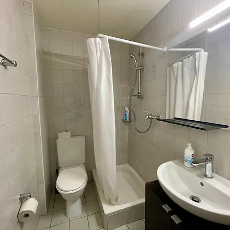 2 Minutes- 200m De La Gare De דירה לוזאן