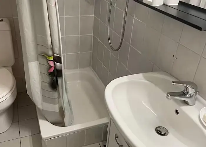 2 Minutes- 200m De La Gare De Apartamento Lausana