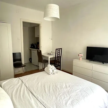 2 Minutes- 200m De La Gare De * Лозанна